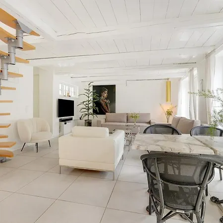 Scandinavian Oasis At The Sea