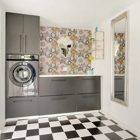 Scandinavian Oasis At The Sea