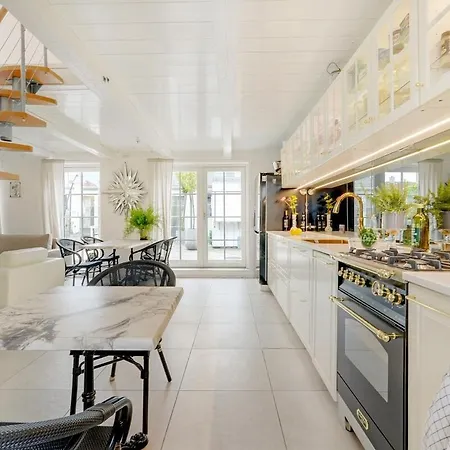 Scandinavian Oasis At The Sea Klampenborg